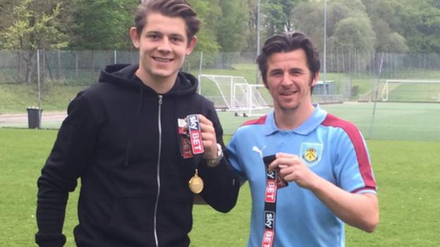 Barton finally receives winners' medal