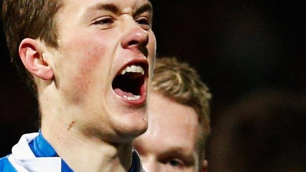 Thomas Lam: Nottingham Forest sign Finland international defender
