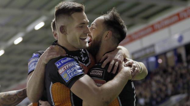 Super League: Warrington Wolves 22-30 Castleford Tigers