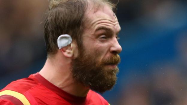 Alun Wyn Jones: Wales and Ospreys captain to have shoulder injury scan