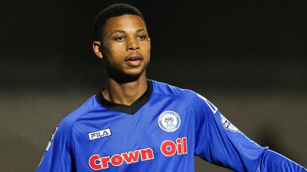 Nyal Bell: Gateshead sign ex-Rochdale striker on two-year deal - BBC News