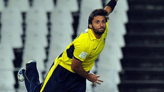 Shahid Afridi: Hampshire re-sign veteran all-rounder for T20 Blast campaign