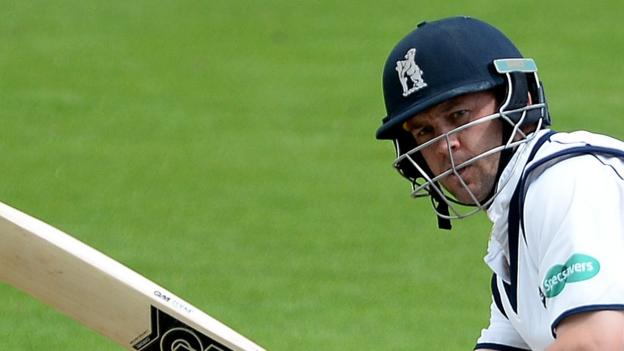 Somerset v Warwickshire: Jonathan Trott reaches 50 on badly truncated day at Taunton