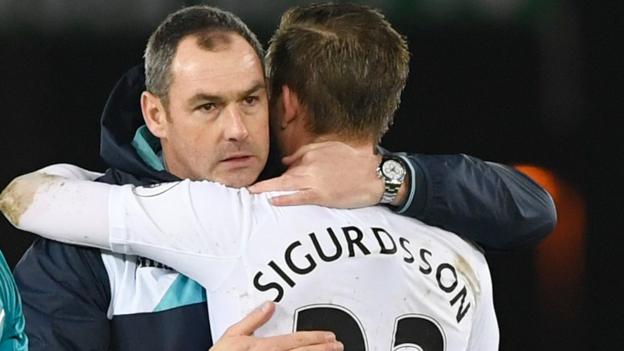 Gylfi Sigurdsson: Swansea midfielder wary of leaving after Spurs spell - Paul Clement