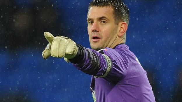 Heaton replaces Hart in England squad
