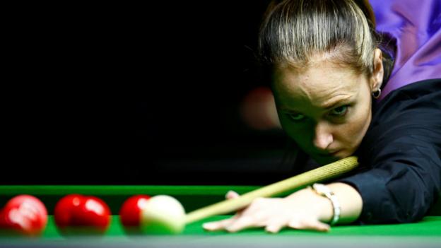 Reanne Evans' World Championship bid over after defeat by Lee Walker