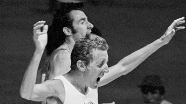 Frank Murphy: Ireland's 1969 European 1500m silver medallist dies ages 69
