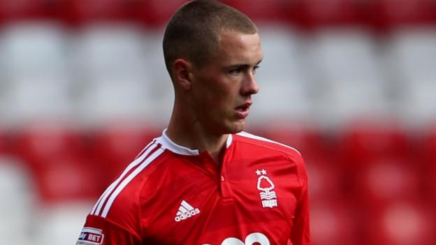 Jorge Grant: Nottingham Forest midfielder signs new three-year - BBC - BBC Sport