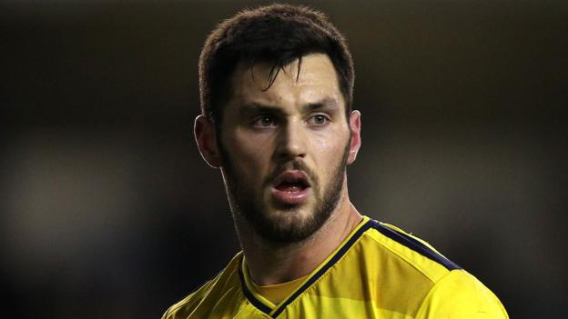 Pat Hoban: Former Oxford United striker joins Mansfield Town