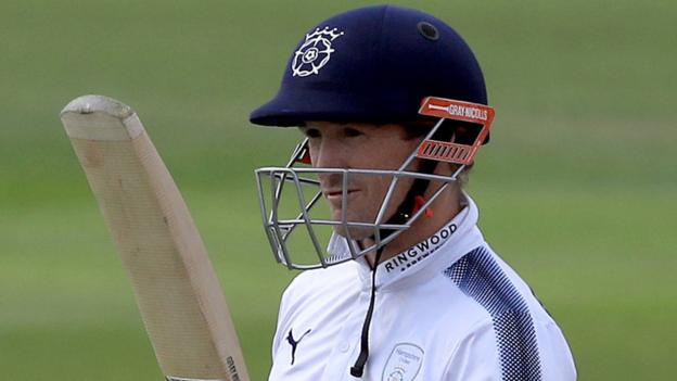 Lancashire v Hampshire: George Bailey hits century as home side frustrated in heat