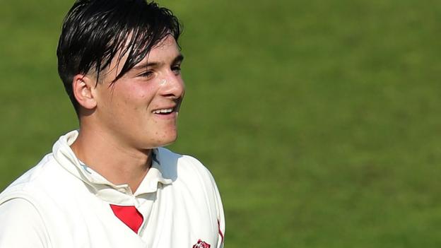 County Championship: Middlesex title charge held up by Rob Jones century