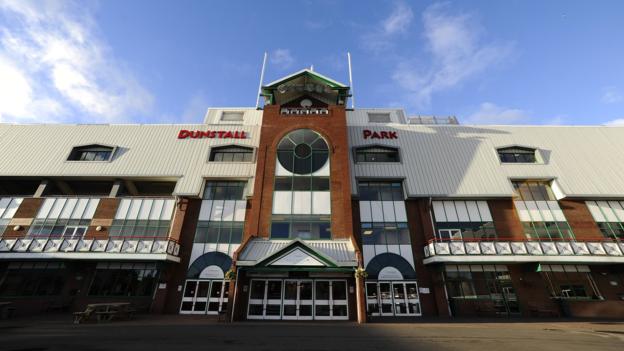 200-1 novice makes racing history at Wolverhampton