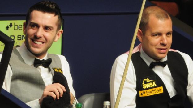 Murphy thrashed by Hawkins at Masters