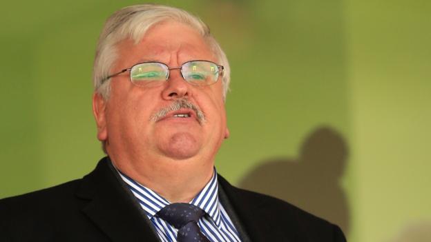 Port Vale chairman Tony Fradley to discuss club sale with owner Norman Smurthwaite