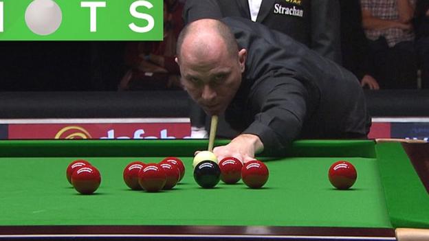 Masters 2017: Joe Perry upsets Stuart Bingham 6-1