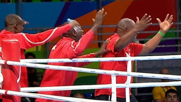 Rio 2016 Olympics: Kenyan 'dance of celebration' for Mungai's boxing win