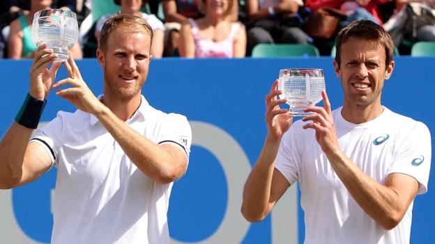 Dom Inglot and Daniel Nestor win Nottingham Open doubles title - BBC News