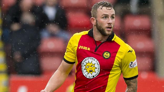 Christie Elliott signs new Partick Thistle contract