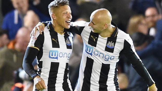 Gayle double sends Newcastle top of the Championsip