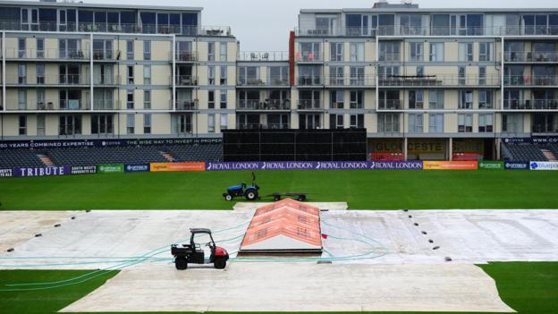 One-Day Cup: Surrey through to knockout stages as Gloucestershire game abandoned