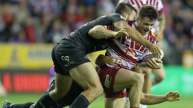 Super League: Wigan Warriors 6-8 Widnes Vikings