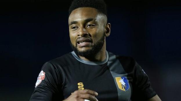 Morecambe 1-2 Mansfield Town