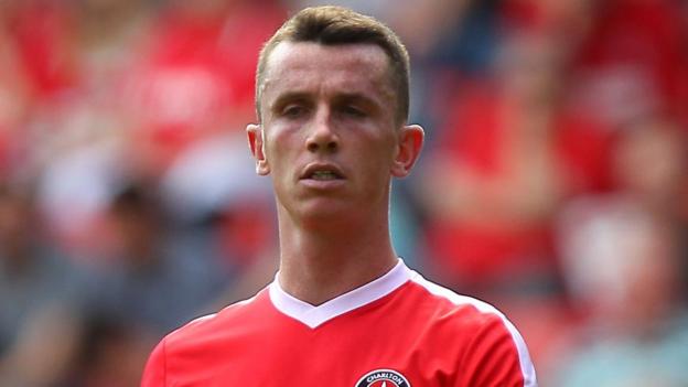 Kevin Foley: Coventry City sign full-back after release by Charlton - BBC Sport