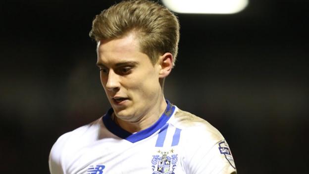 Mansfield sign striker Rose from Bury