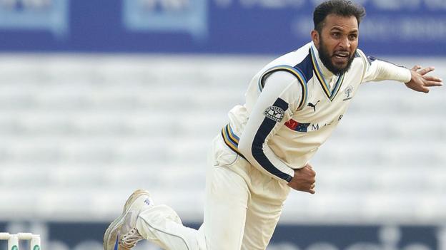 County Championship: Adil Rashid helps Yorkshire beat Warwickshire in three days