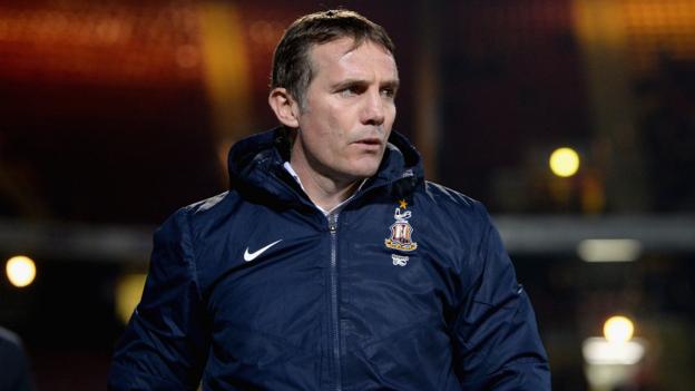 Phil Parkinson: Bolton Wanderers appoint Bradford City boss as new manager - BBC News