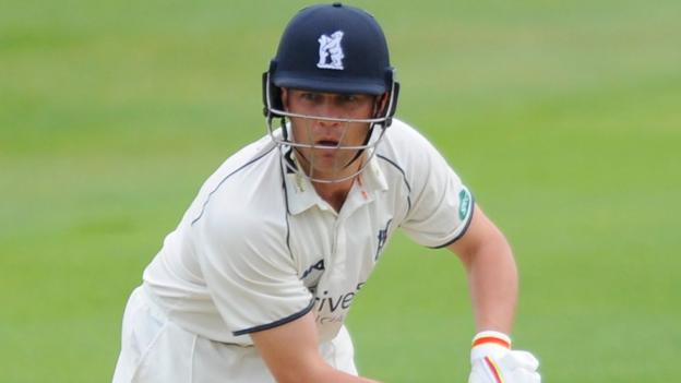 County Championship: Jonathan Trott century helps Bears prosper at Guildford
