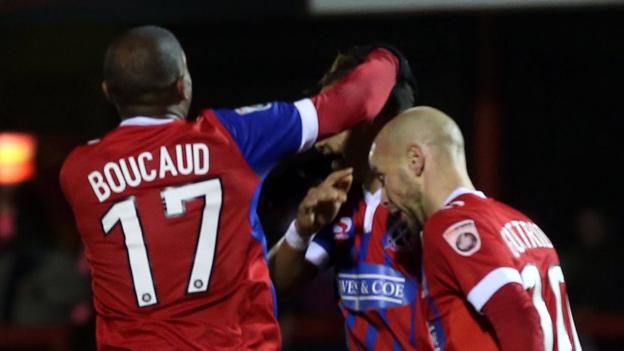 Dagenham & Redbridge 4-4 Solihull Moors - BBC News