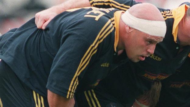 Paul van Zandvliet: Ex-Newcastle prop honoured by Rugby Players' Association