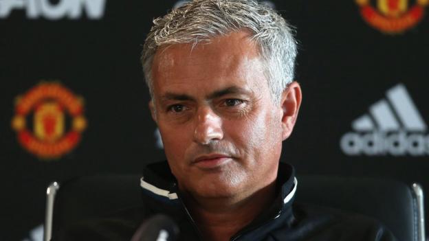 Jose Mourinho: Manchester United manager receives apology for jail claim