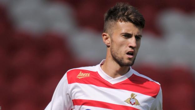 Liam Wakefield: Morecambe sign former Accrington Stanley right-back