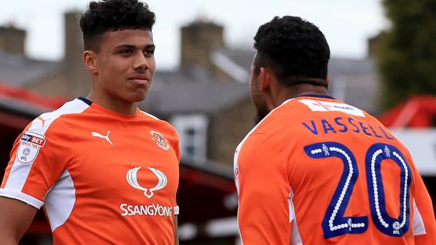 Blackpool v Luton Town