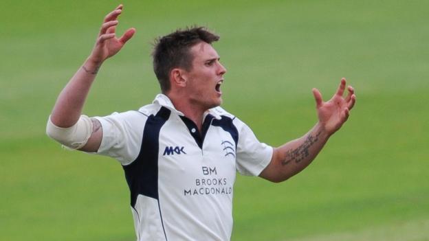 County Championship: Middlesex on top against Somerset