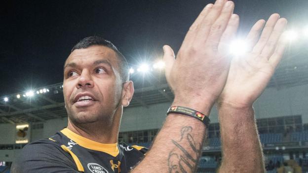 Kurtley Beale: Wasps boss Dai Young keen to extend back's stay