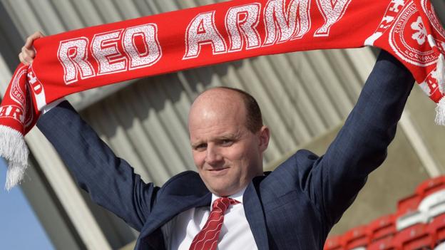 Cliftonville appoint Barry Gray as new manager
