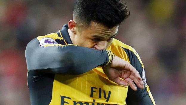 Alexis Sanchez: Arsenal forward dropped after row in training