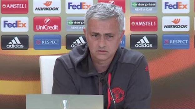 Jose Mourinho wants Manchester United to 'close trophy circle'