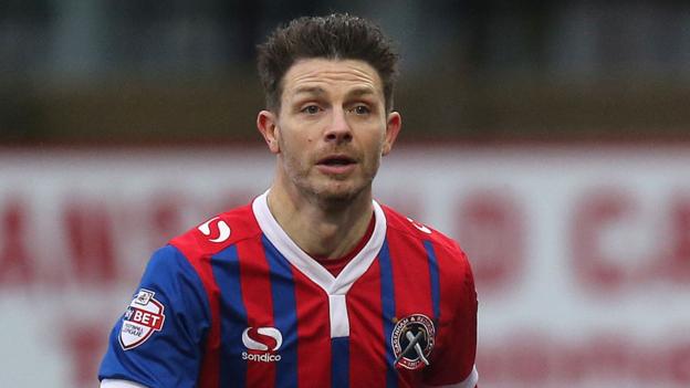 Dagenham & Redbridge 2-1 Morecambe