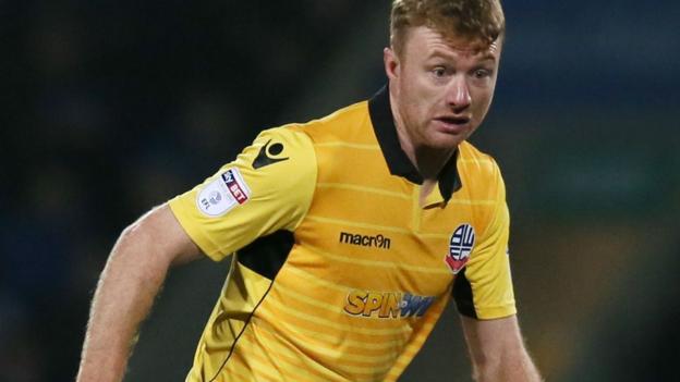 Oldham Athletic sign Bolton's Taylor and ex-Dundee United winger Obedayi - BBC Sport