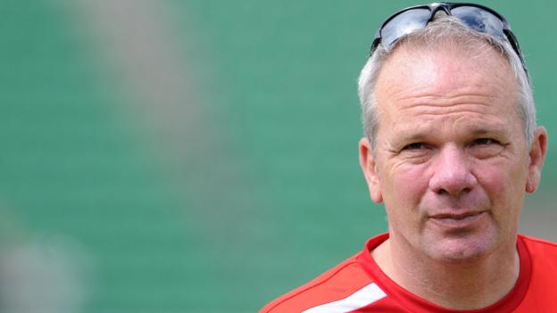 Mick Newell 'embarrassed' by Nottinghamshire relegation
