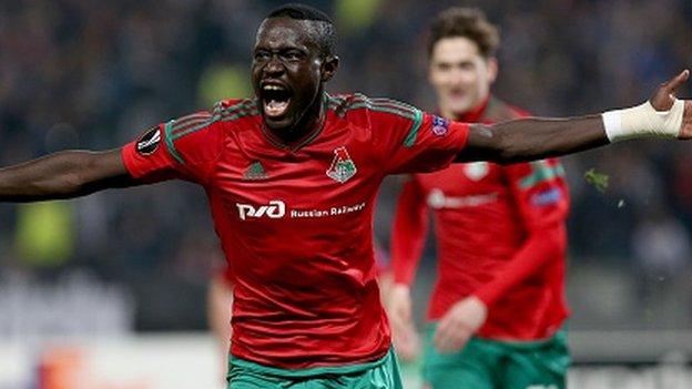 Everton sign £13.5m striker Niasse
