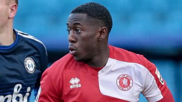 Nortei Nortey: Solihull Moors sign Wrexham defender on permanent ... - BBC News