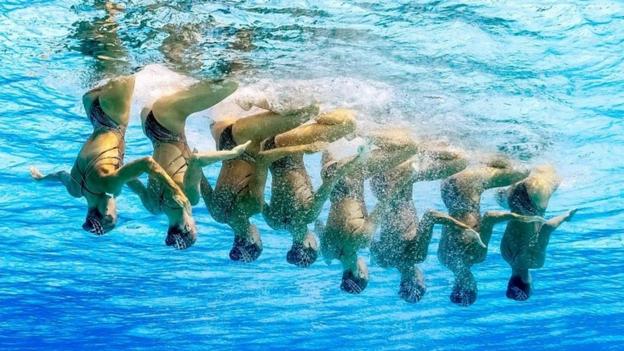 Russian women's synchro team wows
