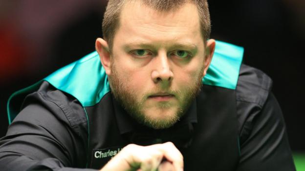 Scottish Open: Mark Allen and Joe Swail progress into last 32 in Glasgow