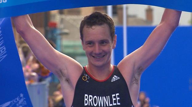 World Triathlon Series: Alistair & Jonny Brownlee dominate Leeds homecoming