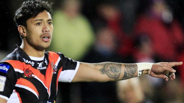 Denny Solomona: Sale Sharks interested in winger amid Castleford Tigers dispute